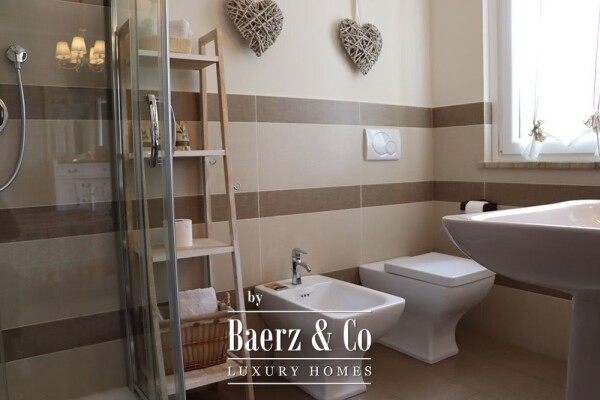 photo 20 Country house for sale 480 m²