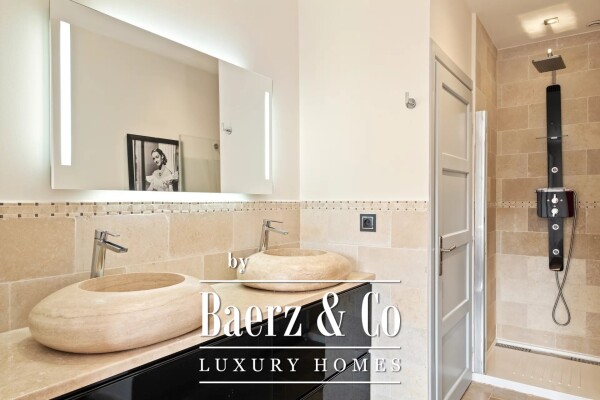 photo 20 Beautiful Property In Grasse