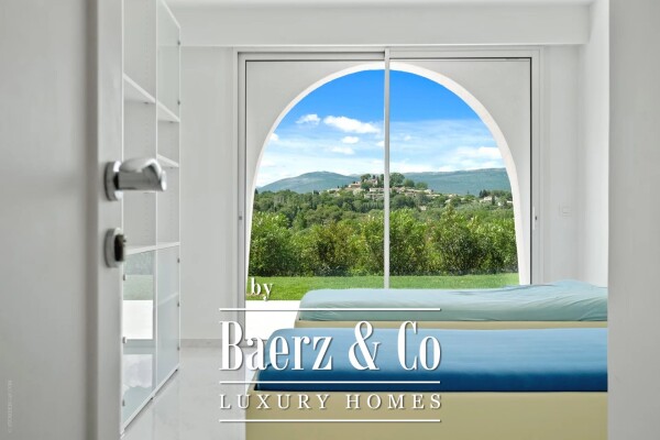 photo 23 Villa with view on Castelleras Castle