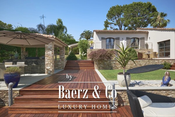 photo 11 Contemporary Provençal villa with a unique view