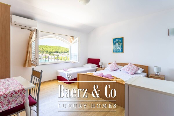 photo 12 Drvenik, exceptional property – multi-apartment house in the first row to the sea