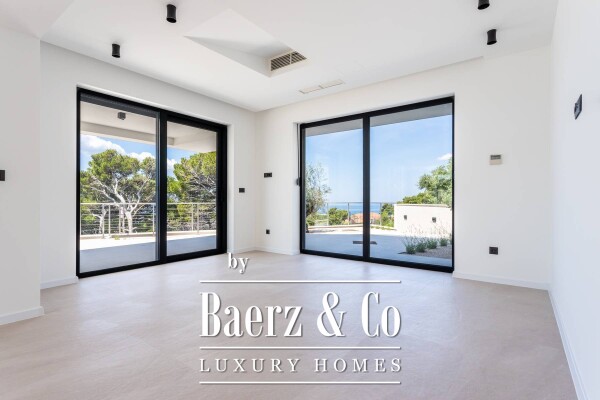 photo 30 Brela, an imposing villa with a panoramic view