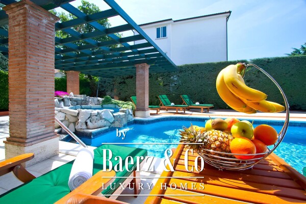 photo 13 Poreč, exclusive villa with 430 m2, attractive location