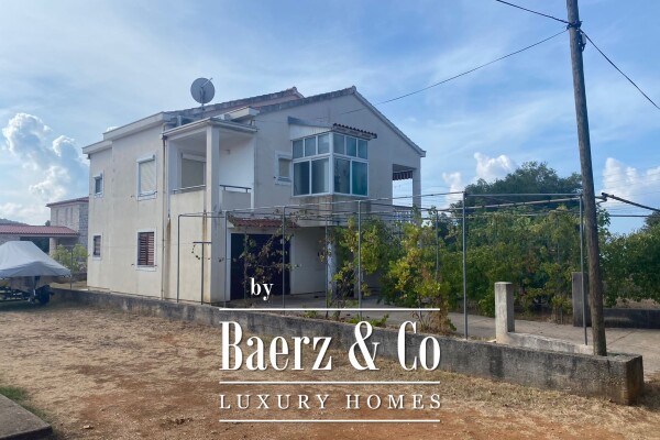 photo 2 Zadar, Ugljan/Muline, family house NKP 256 m2 by the sea on a plot of 1,600 m2