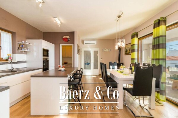 photo 9 Medulin, luxury villa with a swimming pool and a large garden of 1050 m2, 300 m from the beach