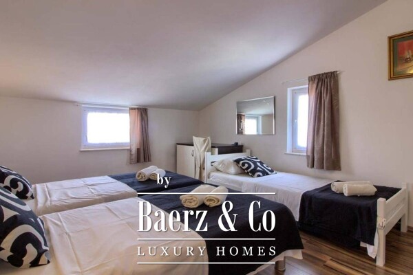 photo 4 Medulin, large detached house NKP 360 m2 with swimming pool