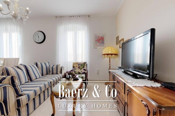 photo 13 Jelsa, a unique house right on the waterfront