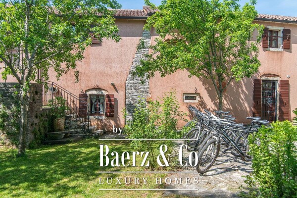 photo 15 Žminj, a luxurious stone villa in the center of Istria