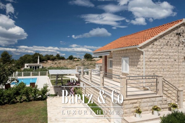 photo 4 Brač, Donji Humac, three charming buildings with a swimming pool on a plot of 1780m2 ​