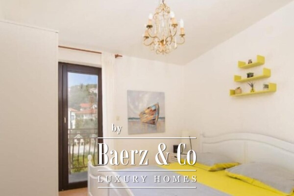 photo 17 Okrug Gornji, Beautiful house, second row to the sea