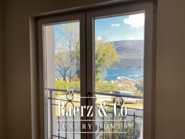 photo 18 Seaview Three Bedroom Apartment in Luxury Complex near Marina