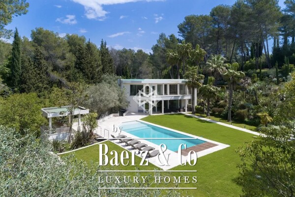 photo 1 Contemporary villa in a prestigious estate in Mougins