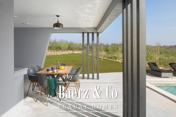 photo 3 Istria, Vodnjan, beautiful NKP villa 250 m2 on a large garden with a pool of 78 m2