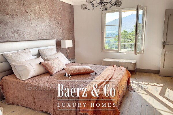 photo 6 Contemporary house with panoramic view and swimming pool