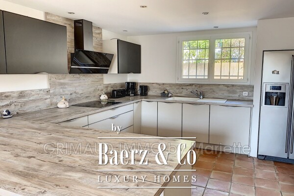 photo 9 Contemporary house with panoramic view and swimming pool