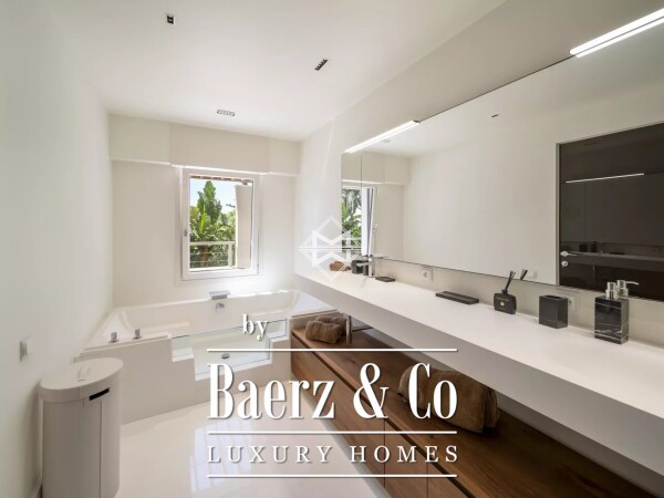 photo 16 Contemporary Villa with Sea View in St Jean Cap Ferrat