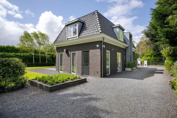 photo 50 van Brouchovenlaan 6