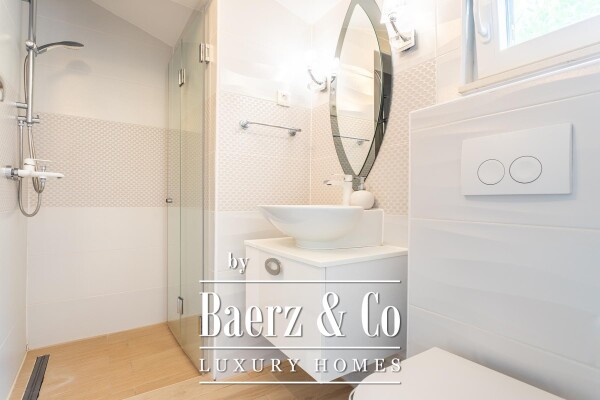 photo 13 Seget Donji, exceptional property with two buildings, swimming pool, jucuzzi and garden