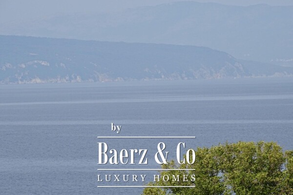 photo 5 Njivice, two-story apartment in a villa with a pool, gross living area 161,50m2