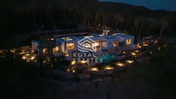 photo 101 Beautiful luxury home in Santa Gertrudis