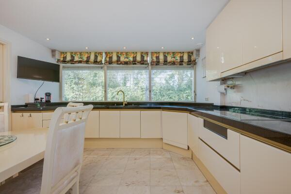 photo 27 President Kennedylaan 185