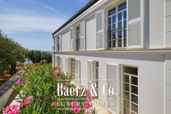 photo 16 Zadar, Diklo, modern and elegant villa, first row by the sea