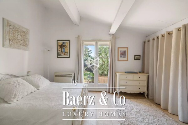 photo 8 Agay, second line facing the sea…