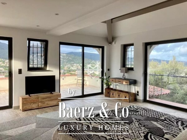 photo 13 Architect-designed Villa in Cavalaire-sur-Mer