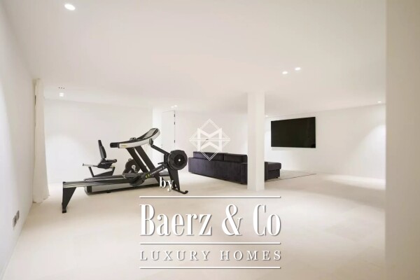 photo 13 New villa within walking distance of the beaches