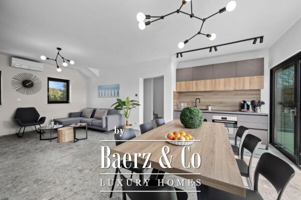 photo 23 Istria, Banjole, semi-detached villa first row to the sea 244 m2 with a view of the Marina