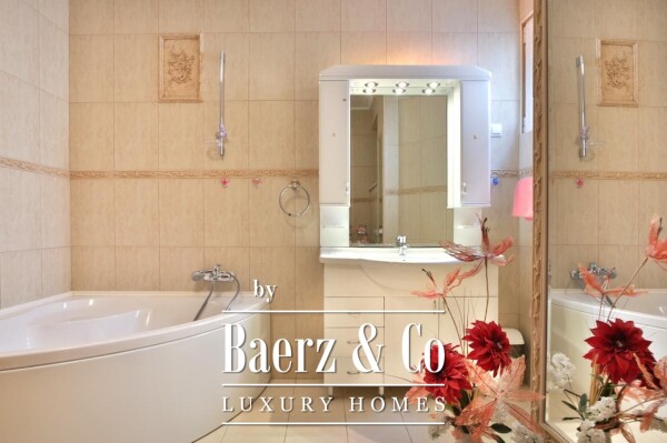 photo 21 Beautiful Villa next to the Sea in Sveti Stefan