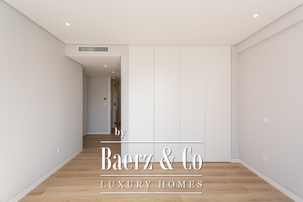 photo 4 Luxury apartment with 3 suites in the center of Carcavelos