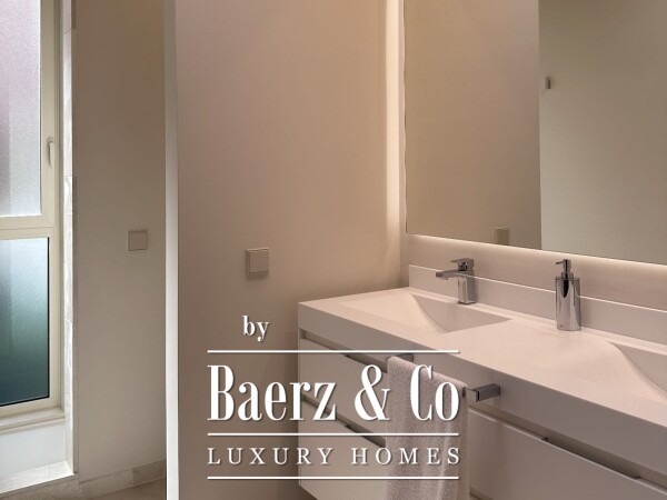 photo 11 Exceptional Luxury Villa Just Steps from the Beach