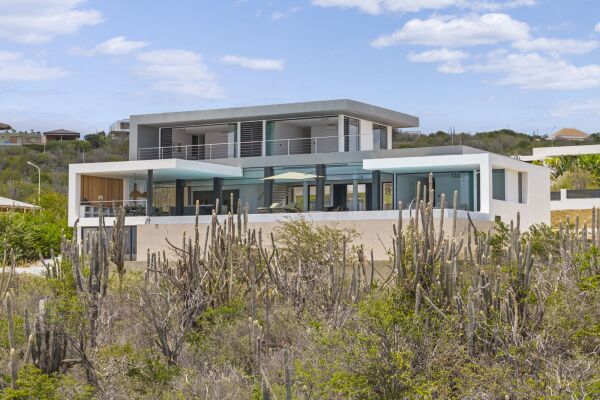 photo 1 Crown West 207