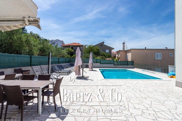 photo 17 Čiovo, Arbanija, apartment house with swimming pool, 1st row to the sea