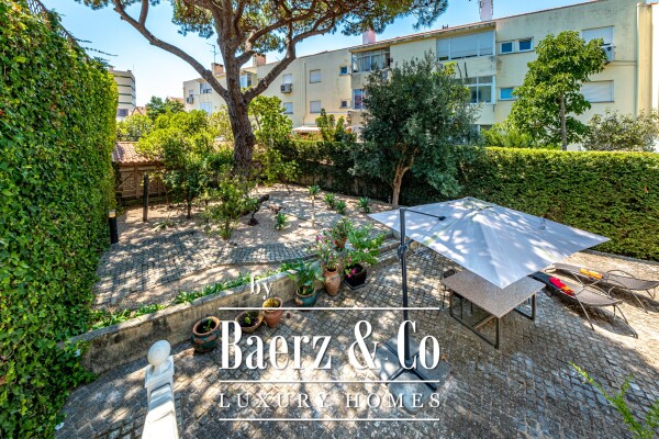 photo 30 5 bedroom villa with swimming pool in the historic area of Parede