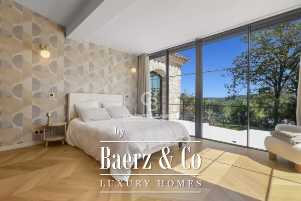 photo 12 Stone and renovated villa located in Valbonne