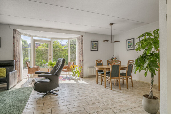 photo 8 Douwes Dekkerlaan 80