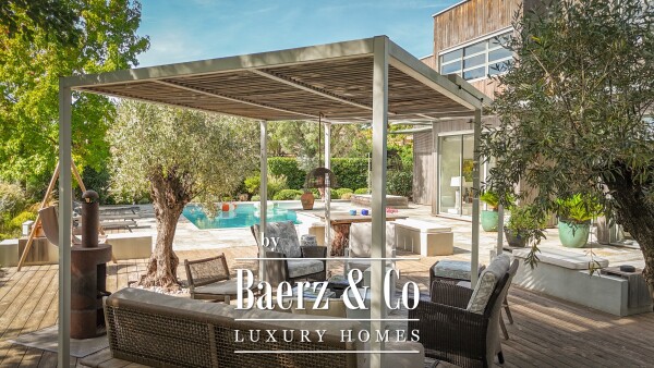 photo 3 Exceptional architect-designed villa for sale in Saint-Raphaël - 183 m² with swimming pool and terrace,