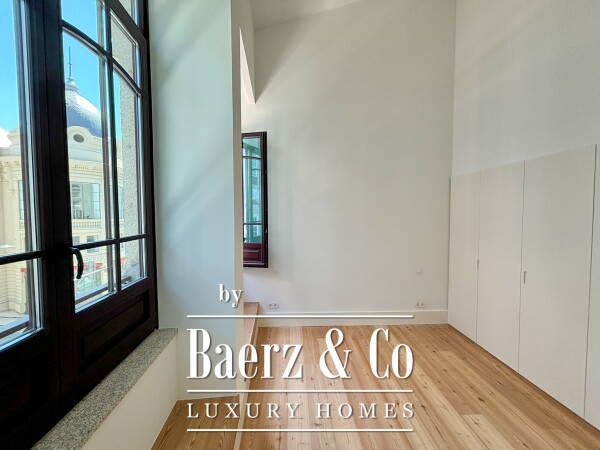 photo 33 A beautiful  three bedroom  with views of Bolhão Market