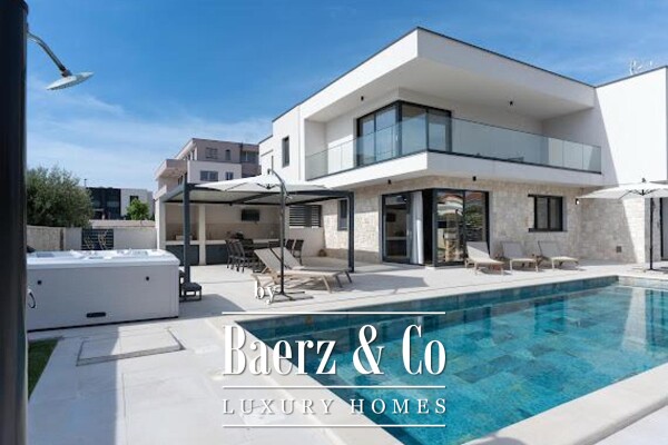 photo 10 Pag, Mandre, modern house with swimming pool in a beautiful location