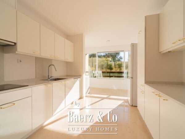 photo 21 T3 with large balconies in condominium with swimming pool