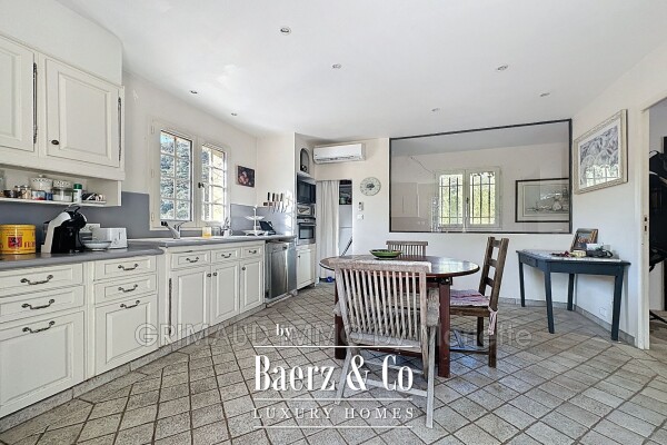 photo 5 Grimaud, France