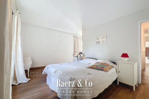 photo 10 Grimaud, France