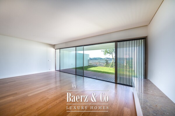 photo 10 4 bedroom villa with garden and parking in Alcântara, Lisbon