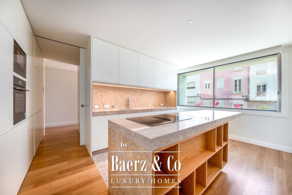 photo 23 4 bedroom villa with garden and parking in Alcântara, Lisbon