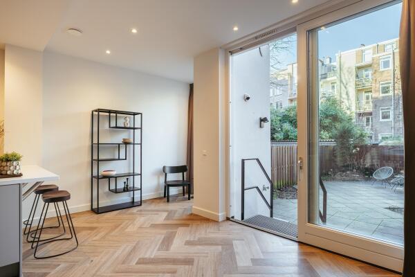 photo 10 Rustenburgerstraat 376 H