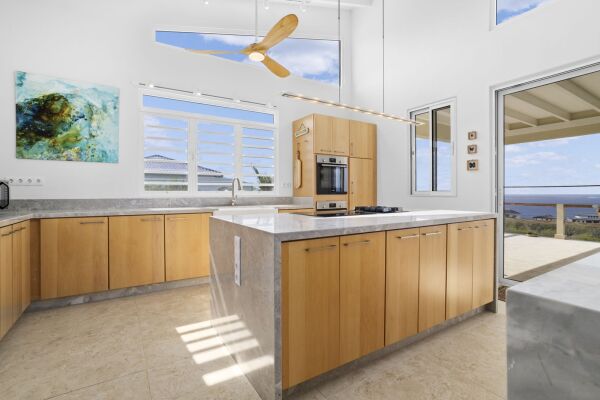 photo 9 Crown West 239