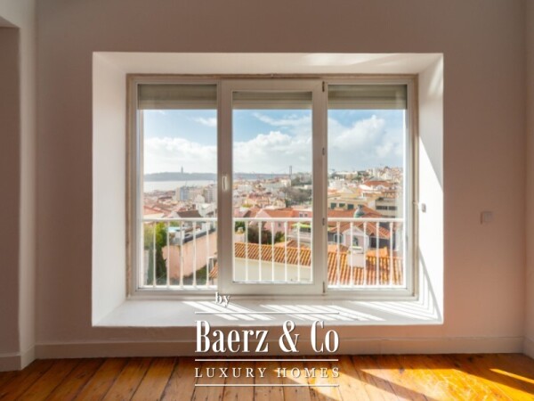 photo 5 Discover this exceptional two-bedroom apartment in Príncipe Real, offering truly breathtaking views.