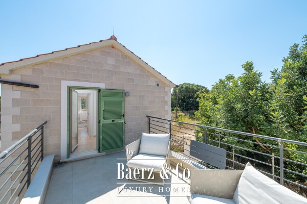 photo 24 Hvar, Vrboska, beautiful stone villa near the sea